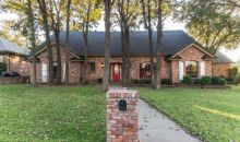 2202 Woodsong Trl Arlington, TX 76016