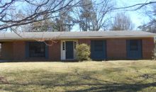 1618 Steen Dr Clarksdale, MS 38614