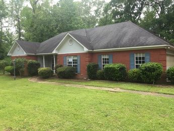 216 Wildwood Blvd, Jackson, MS 39212