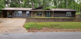 9054 E Parkway N, Lauderdale, MS 39335