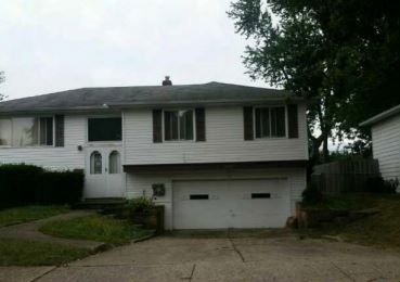 36582 Lakehurst Dr, Eastlake, OH 44095