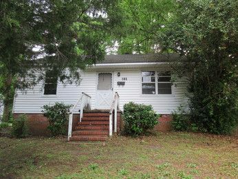 512 Ijams St, Fayetteville, NC 28301