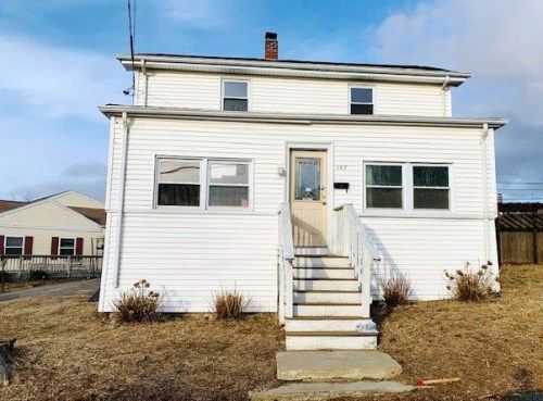 107 Ocean View Ave, Swansea, MA 02777