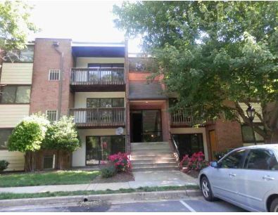 10724 W DR 202, Fairfax, VA 22030