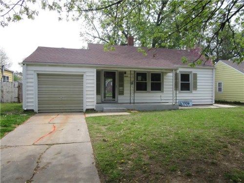 2620 S Santa Fe St, Wichita, KS 67216