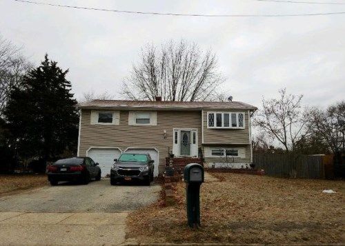 47 West Willow St, Brentwood, NY 11717
