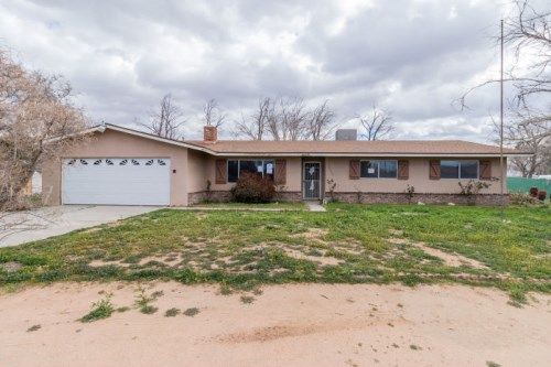 14595 Flathead Rd, Apple Valley, CA 92307