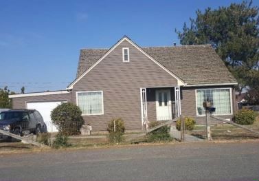 917 S 10th St, Sunnyside, WA 98944