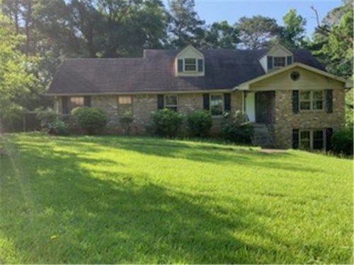 4194 Loveless Dr, Ellenwood, GA 30294