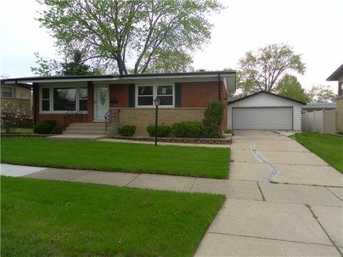 185 Pleasant Drive, Chicago Heights, IL 60411