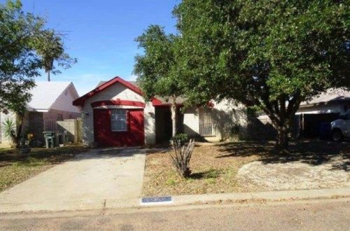 1242 N Oakmont Loop, Laredo, TX 78045