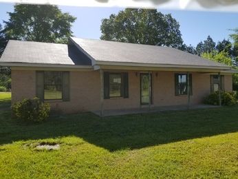 709 Grissom Rd, Macon, MS 39341