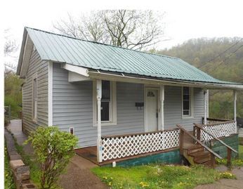 6 Mcgary Ave, Weston, WV 26452