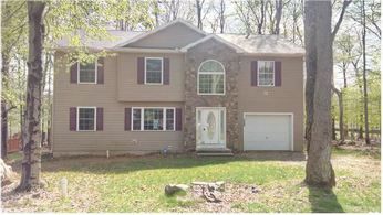 7313 Meadowlark Dr, Tobyhanna, PA 18466