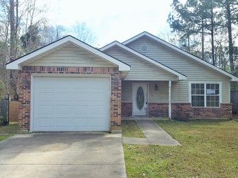 1828 Barracuda Dr, Gautier, MS 39553