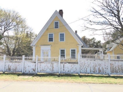 89 Center St, Dennis Port, MA 02639