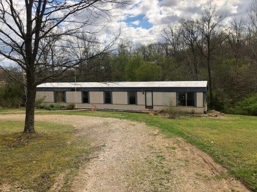 13033 Mammoth Rd, De Soto, MO 63020