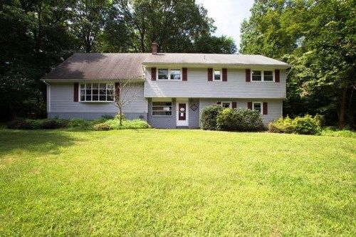 72 Chuckanutt Dr, Oakland, NJ 07436