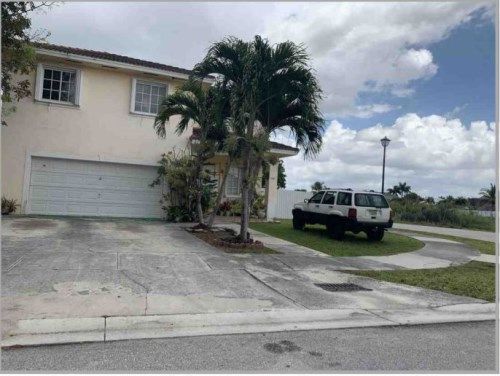 7801 Nw 197 St, Hialeah, FL 33015