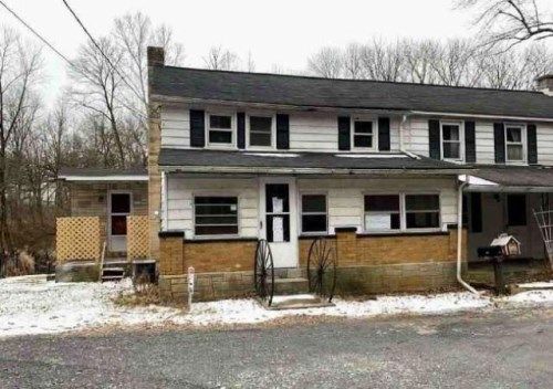 1716 Coal Yard Rd, Bethlehem, PA 18015