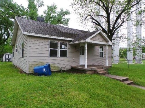 612 W Macon St, Carthage, MO 64836