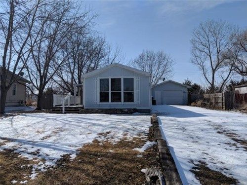 2811 Nelsons Lndg, Manhattan, KS 66502