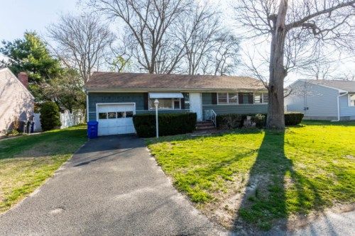 303 Arrowhead Park Dr, Brick, NJ 08724