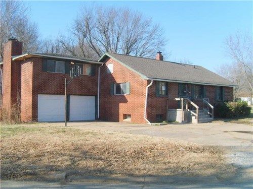 441 Fieldcrest Dr, Pittsburg, KS 66762