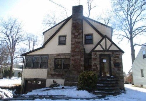 17 Cheshire Ln, Yonkers, NY 10710