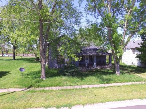 316 2ND AVE., Low Moor, IA 52757