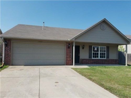 1402 Reavis Xing, Claremore, OK 74019