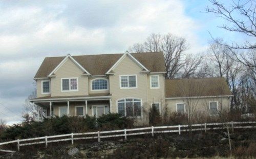 16 Autumn Way, Poughquag, NY 12570