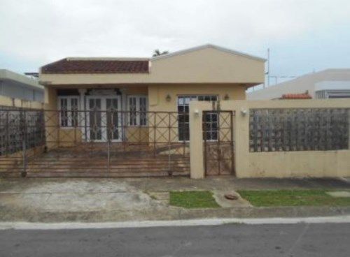 E-7 4st. Villa Verd, Bayamon, PR 00959