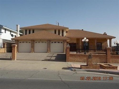 11700 CHITO SAMANIEGO DR, El Paso, TX 79936