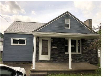 110 W Main St, Belle, WV 25015