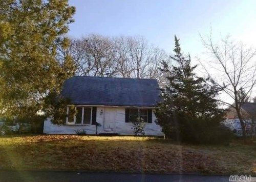 170 Noel Dr, Centereach, NY 11720