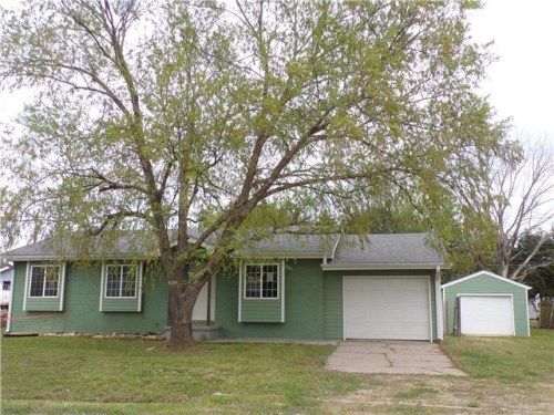 416 N 10th St, Towanda, KS 67144