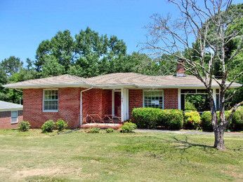 1901 Lynn Rd, Anniston, AL 36207