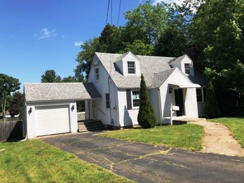 8 Robbins Ave, Newington, CT 06111