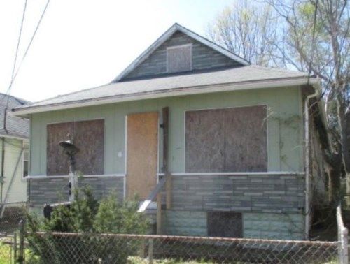 2 S HARLEY AVE, Gloucester City, NJ 08030