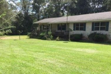 15 CURVE RD, Wiggins, MS 39577