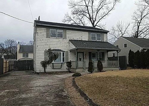 211 Marom Dr, Toms River, NJ 08753