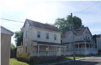 303 N Poplar St, Laurel, DE 19956