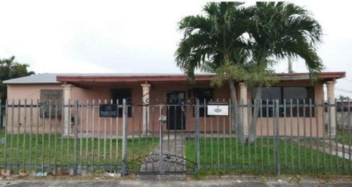 820 E 39th Pl, Hialeah, FL 33013