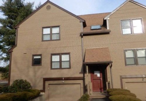 3 Still Meadow Cir, Monroe, CT 06468