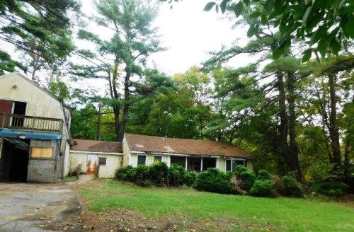 299 W Grove St, Middleboro, MA 02346