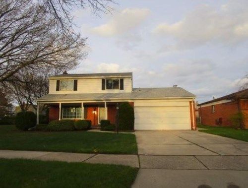 27670 Yvette Dr, Warren, MI 48093