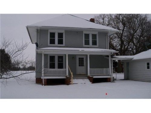 604 1st St, Glenvil, NE 68941