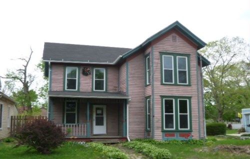 513 Main St, Henry, IL 61537