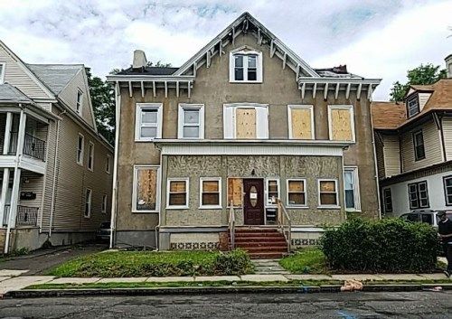151 North Day St, Orange, NJ 07050